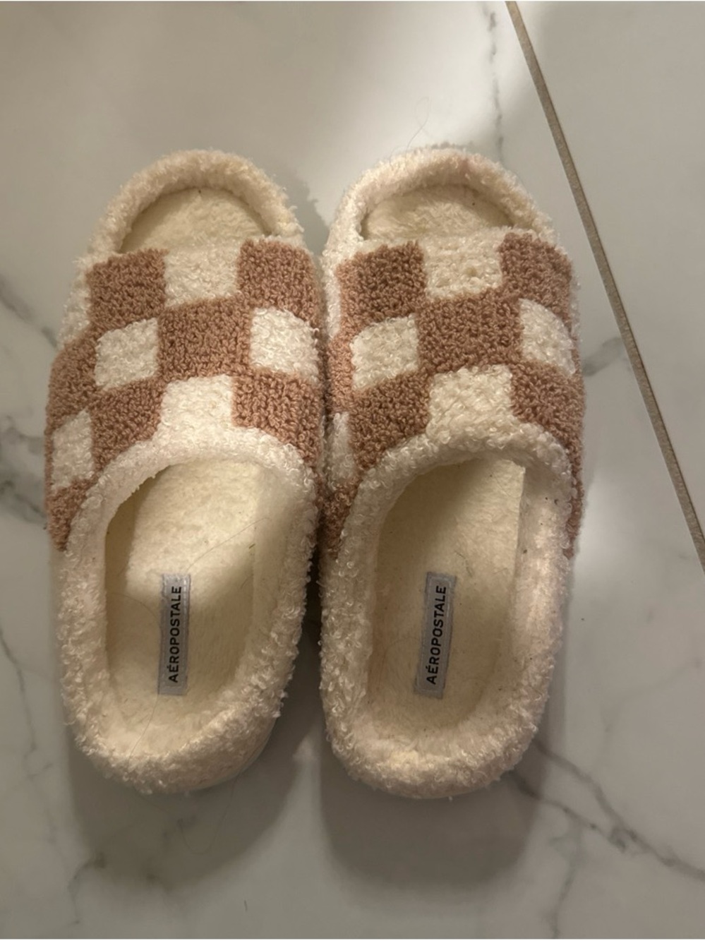 Aeropostale Kids Cream & Light Brown Checkered Plush Slippers